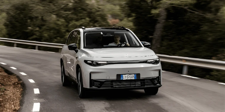 DNY OTEVŘENÝCH DVEŘÍ LEAPMOTOR | EMIL FREY