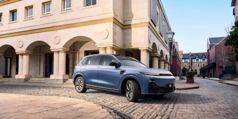 DNY OTEVŘENÝCH DVEŘÍ LEAPMOTOR | EMIL FREY